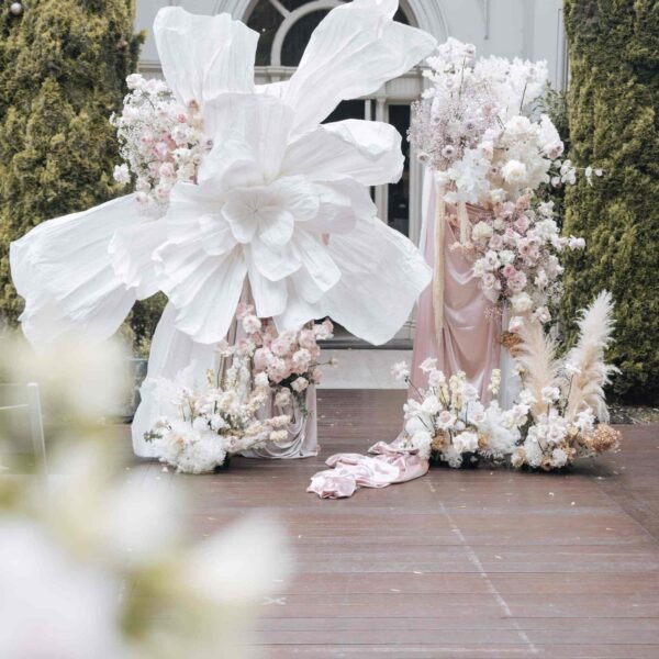 Dusty Pink Wedding Art Installation "Paradise-Rose"